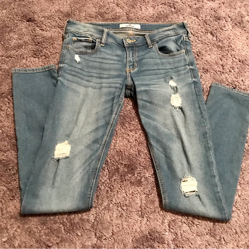 Hollister Light Wash Lightly Distressed Skinny Jean, Size 5R